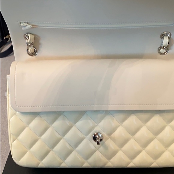 Authentic Chanel Classic flap - Picture 6 of 12